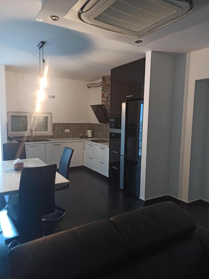 Apartment Bila 希贝尼克 外观 照片